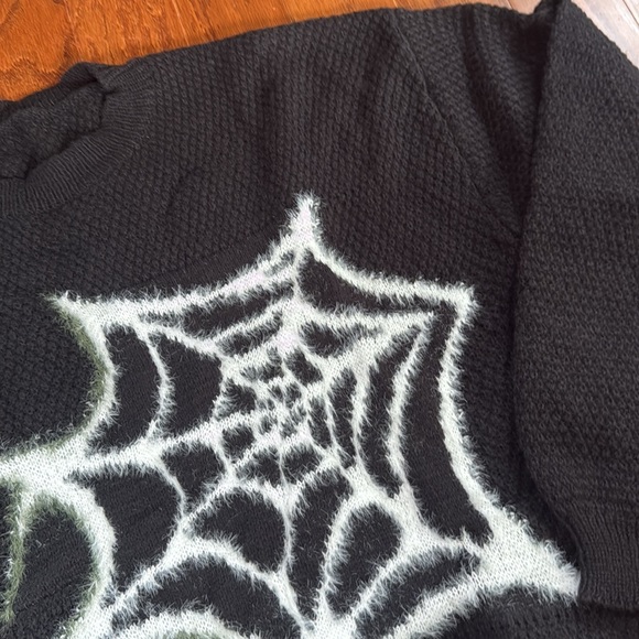 Super Soft Spider Web Perfect for Halloween Sweater - Picture 13 of 15